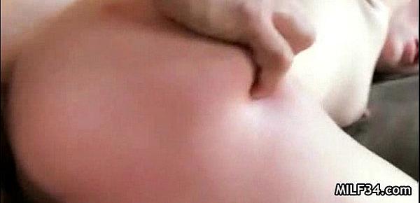  MILF got horny and had her way with his cock